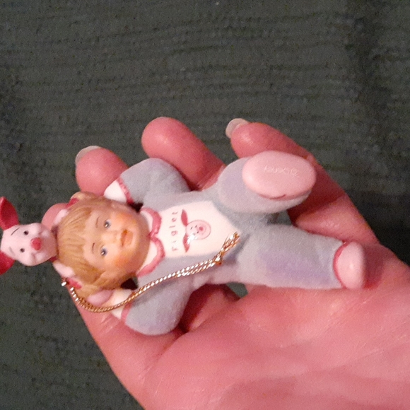 A very Pooh Christmas ornament collection - Picture 3 of 4